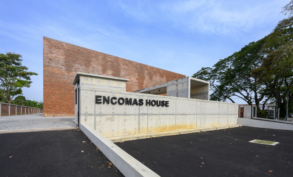 encomas house